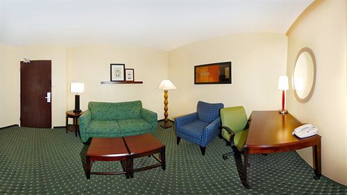 Springhill Suites Prince Frederick Exterior foto